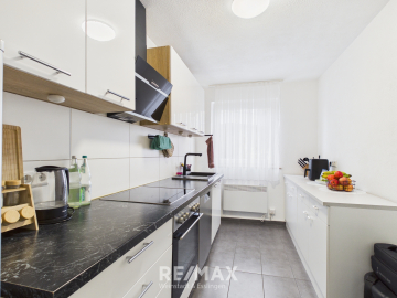 Renovierte 3-Zimmer-Wohnung mit Balkon, Einbauküche & Stellplatz, 71336 Waiblingen-Hohenacker, Etagenwohnung