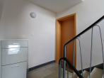 Renovierte, gepflegte, 2-Zi.- Wohnung mit Garage! - Treppenhaus_