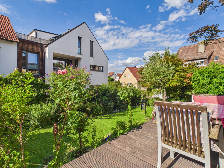 Terrasse und Garten