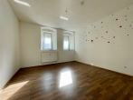 Großzügige 4-Zimmer Erdgeschosswohnung mit Stellplatz in Oppenweiler - Schlafzimmer