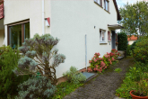 Charmantes Einfamilienhaus in ruhiger Lage in Backnang-Plattenwald - Zugang Eingangsbereich