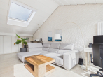 Lichtdurchflutete 4,5-Zimmer Dachgeschosswohnung - Wohnbereich_