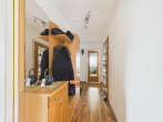 3-Familienhaus mit großem Grundstück. - EG Flur