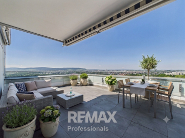 Exklusives Penthouse mit spektakulärem Panorama-Rundumblick und TG-Stellplatz, 71334 Waiblingen, Penthousewohnung