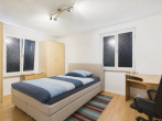 Idyllisches Mehrfamilienhaus im Ortskern mit vier Wohneinheiten - Schlafzimmer OG