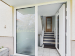 3-Fam. Haus mit großem Grundstück und Blick ins Grüne - Hauseingang