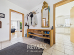Freistehendes Einfamilienhaus mit Garten und Garage - Eingangsbereich