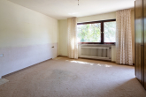 Freistehendes Einfamilienhaus mit großem Potenzial in Traumlage von Waiblingen-Beinstein. - Schlafzimmer 1 EG