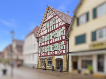 Kapitalanlage: Mehrfamilienhaus mit Gewerbeeinheit, attraktive Rendite. Das Schmuckstück in Murrhardt, 71540 Murrhardt, Haus