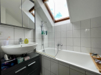 3-FH zur Kapitalanlage und mögliches 2-FH zur Selbstnutzung in Remshalden zu verkaufen - Badezimmer_DG_Haus_26-1