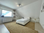 3-FH zur Kapitalanlage und mögliches 2-FH zur Selbstnutzung in Remshalden zu verkaufen - Schlafzimmer_DG_Haus_26