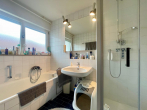 3-FH zur Kapitalanlage und mögliches 2-FH zur Selbstnutzung in Remshalden zu verkaufen - Badezimmer_OG_Haus_26-1