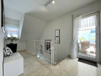 3-FH zur Kapitalanlage und mögliches 2-FH zur Selbstnutzung in Remshalden zu verkaufen - Treppenhaus_DG_Haus_26