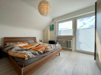 3-FH zur Kapitalanlage und mögliches 2-FH zur Selbstnutzung in Remshalden zu verkaufen - Schlafzimmer_DG_Haus_26-1