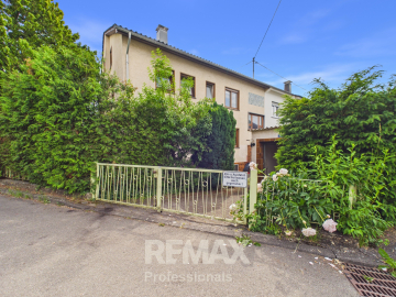 Gepflegtes Zweifamilienhaus mit Garage in gewachsener Wohnlage in Waiblingen-Hohenacker zu verkaufen, 71336 Waiblingen-Hohenacker, Zweifamilienhaus