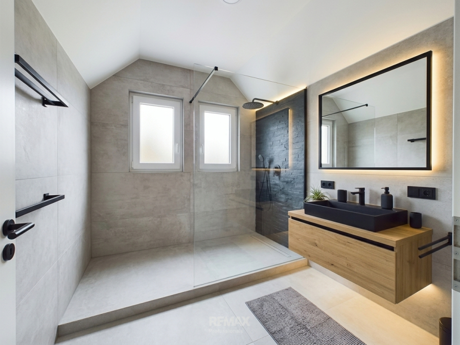 Badezimmer (Mit KI bearbeitet)