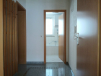 Renovierte, gepflegte, 2-Zi.- Wohnung mit Garage! - Flur
