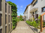 Gelegenheit! Wohnung mit Gartenterrasse und PKW-Stellplatz im Freien! - Zugang Weg