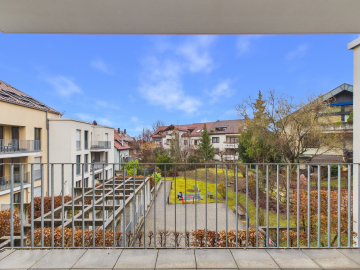 Moderne 3-Zi.-Wohnung mit Aufzug und Balkon, inklusive hochwertige Einbauküche und TG-Stellplatz = provisionsfrei =, 70734 Fellbach, Etagenwohnung