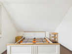 Helle Maisonette 60 m² mit Dachstudio 25 m², Balkon mit schöner Aussicht und Kfz-Stellplatz - Schlafzimmer