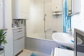 Kapitalanlage mit Charme und Potenzial: Wohnensemble mit Vorder- und Hinterhaus in bevorzugter Lage in Stuttgart - EG: Bad