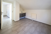 Kapitalanlage mit Charme und Potenzial: Wohnensemble mit Vorder- und Hinterhaus in bevorzugter Lage in Stuttgart - Silvrettastraße 36 a: Schlafzimmer