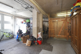 Kapitalanlage mit Charme und Potenzial: Wohnensemble mit Vorder- und Hinterhaus in bevorzugter Lage in Stuttgart - Silvrettastraße 36 a. Garage bzw. Werkstatt