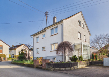 Attraktives Dreifamilienhaus in ruhiger Lage – Kapitalanlage mit sofortiger Eigennutzungsmöglichkeit der EG-Wohnung, 71336 Waiblingen - Hohenacker, Mehrfamilienhaus