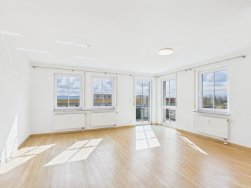 Großzügige 3 Zimmer-Wohnung mit Balkon und Stellplatz in Waiblingen zu verkaufen, 71334 Waiblingen, Etagenwohnung