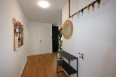 Moderne 4,5-Zimmer-Wohnung im 1. OG zu verkaufen! - Flur
