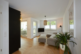 Moderne 4,5-Zimmer-Wohnung im 1. OG zu verkaufen! - Wohnzimmer