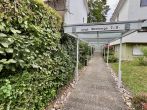 3-4 Zimmer-Wohnung mit Südbalkon in Aussichtslage - Eingang Straße