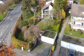 Freistehendes Architektenhaus mit baulichen Erweiterungsmöglichkeiten, *Energieklasse B* wie Bj. 2000 - Vogelansicht