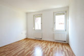 Kapitalanlage mit Charme und Potenzial: Wohnensemble mit Vorder- und Hinterhaus in bevorzugter Lage in Stuttgart - 2. OG: Zimmer 1