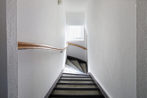 Kapitalanlage mit Charme und Potenzial: Wohnensemble mit Vorder- und Hinterhaus in bevorzugter Lage in Stuttgart - Silvrettastraße 36 a: Treppe ins DG