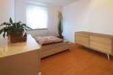 Kapitalanlage mit Charme und Potenzial: Wohnensemble mit Vorder- und Hinterhaus in bevorzugter Lage in Stuttgart - Silvrettastraße 36 a OG: Schlafzimmer