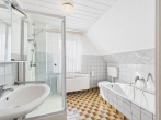Einfamilienhaus mit Ferienwohnung nahe der Müritz - Badezimmer