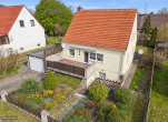 Einfamilienhaus mit Ferienwohnung nahe der Müritz - KI generiert- So könnte Ihr Garten aussehen