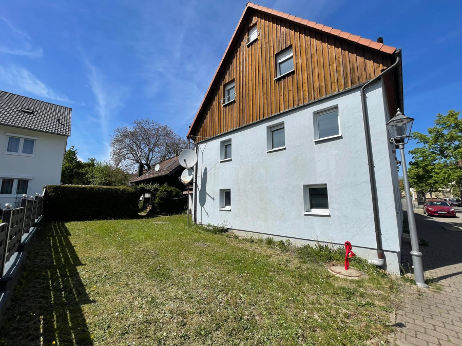 Außenaufnahme Haus / Grundstück