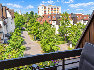 2,5-Zi.- Dachgeschoss-Wohnung mit Loggia, Aufzug und TG-Stellplatz!, 71332 Waiblingen, Dachgeschosswohnung