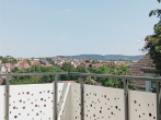 Großraumwunder! 7 Zimmer, Garten mit Terrasse plus Garage. - Südbalkon