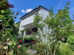 Großraumwunder! 7 Zimmer, Garten mit Terrasse plus Garage. - Südansicht