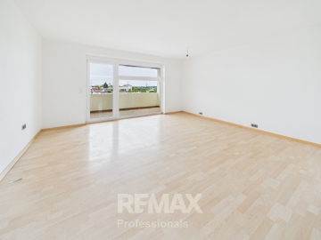 Attraktive 2-Zimmer-Wohnung im 7. OG – mit Aufzug!, 71384 Weinstadt, Etagenwohnung