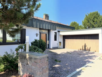 Einfamilienhaus in Aussichtslage zu vermieten!, 71334 Waiblingen, Einfamilienhaus