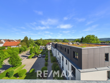 2-Zimmer-Wohnung mit EBK und Balkon mit weitreichender Aussicht, 73614 Schorndorf, Etagenwohnung