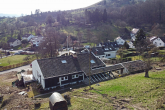 Baugrundstück mit Hausbestand in grüner Randlage und traumhafte Aussicht = Preis auf Anfrage = - Hausansicht Rückseite