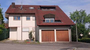 Charmante helle 2,5 Zimmer-Wohnung mit 2 Balkonen in begehrter ruhiger Lage!, 71384 Weinstadt, Etagenwohnung