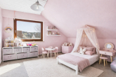 Gepflegtes Einfamilienhaus mit Einliegerwohnung, und schönem Garten! - DG Kinderzimmer