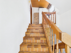 Gepflegtes Einfamilienhaus mit Einliegerwohnung, und schönem Garten! - Treppenhaus