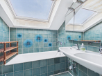 Lichtdurchflutete 4,5-Zimmer Dachgeschosswohnung - Bad